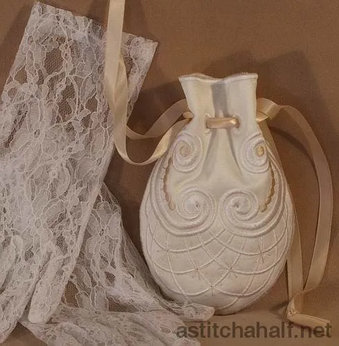 Classique Reticule