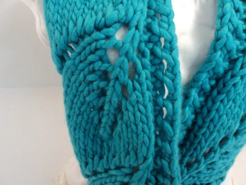 Handcrafted Wrap Cowl Teal Leaf Design 100% Merino Wool Female Adult -- New No Tags