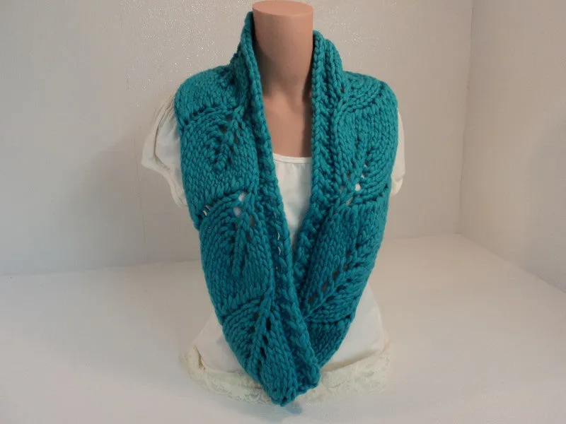 Handcrafted Wrap Cowl Teal Leaf Design 100% Merino Wool Female Adult -- New No Tags