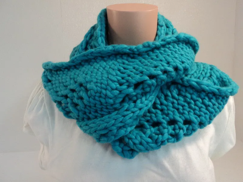 Handcrafted Wrap Cowl Teal Leaf Design 100% Merino Wool Female Adult -- New No Tags
